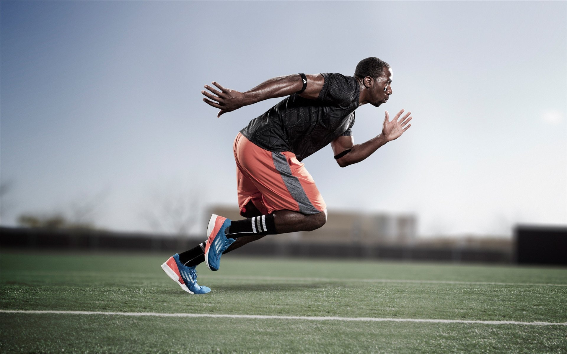 勇士封锁上海队，东契奇连续得分拉开差距